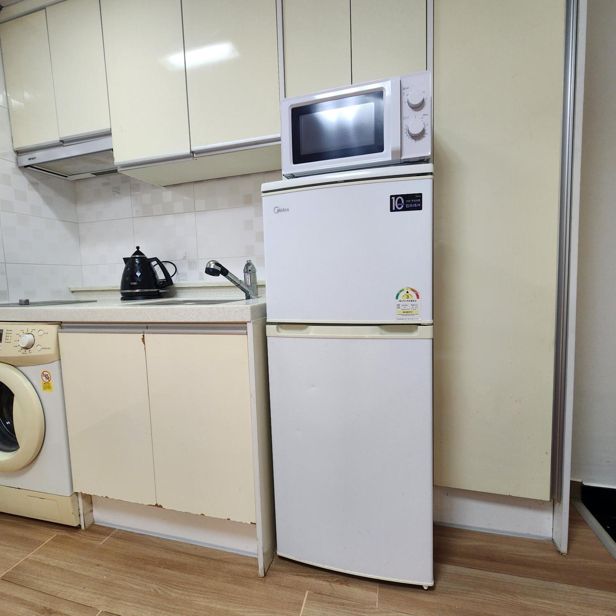 Apartment #han River Park #full Option #one #mangnidan Street #mangwon Seoul